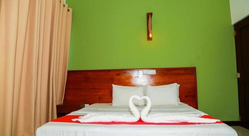 Sea Cloud Dalawella Hotel أونا واتونا المظهر الخارجي الصورة